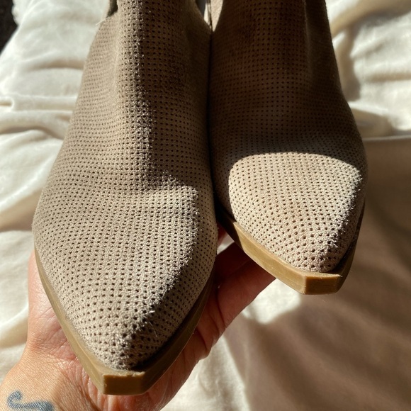 Marc Fisher Suede Ankle Booties Pointy Toe Block Heel- Tan - Picture 5 of 10